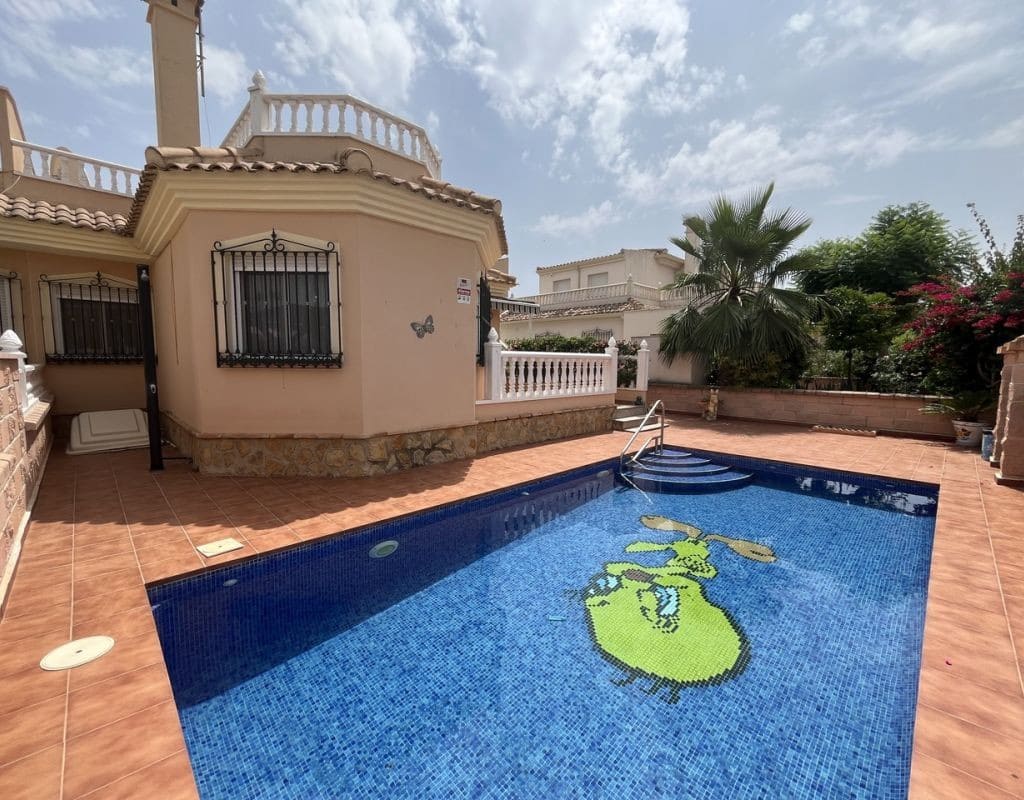 2 slaapkamer Villa te koop in Almoradi met zwembad - € 230.000 (Ref: 9440562)