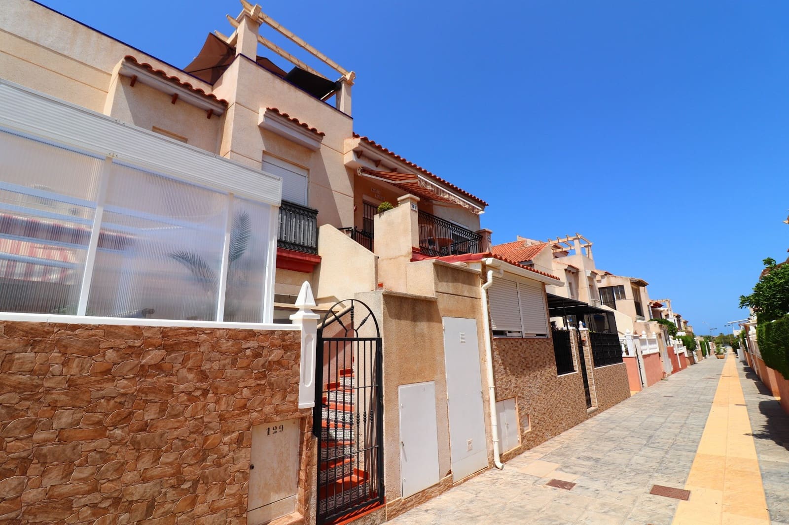 2 sovrum Lägenhet till salu i Playa Flamenca med pool - 139 950 € (Ref: 9443160)