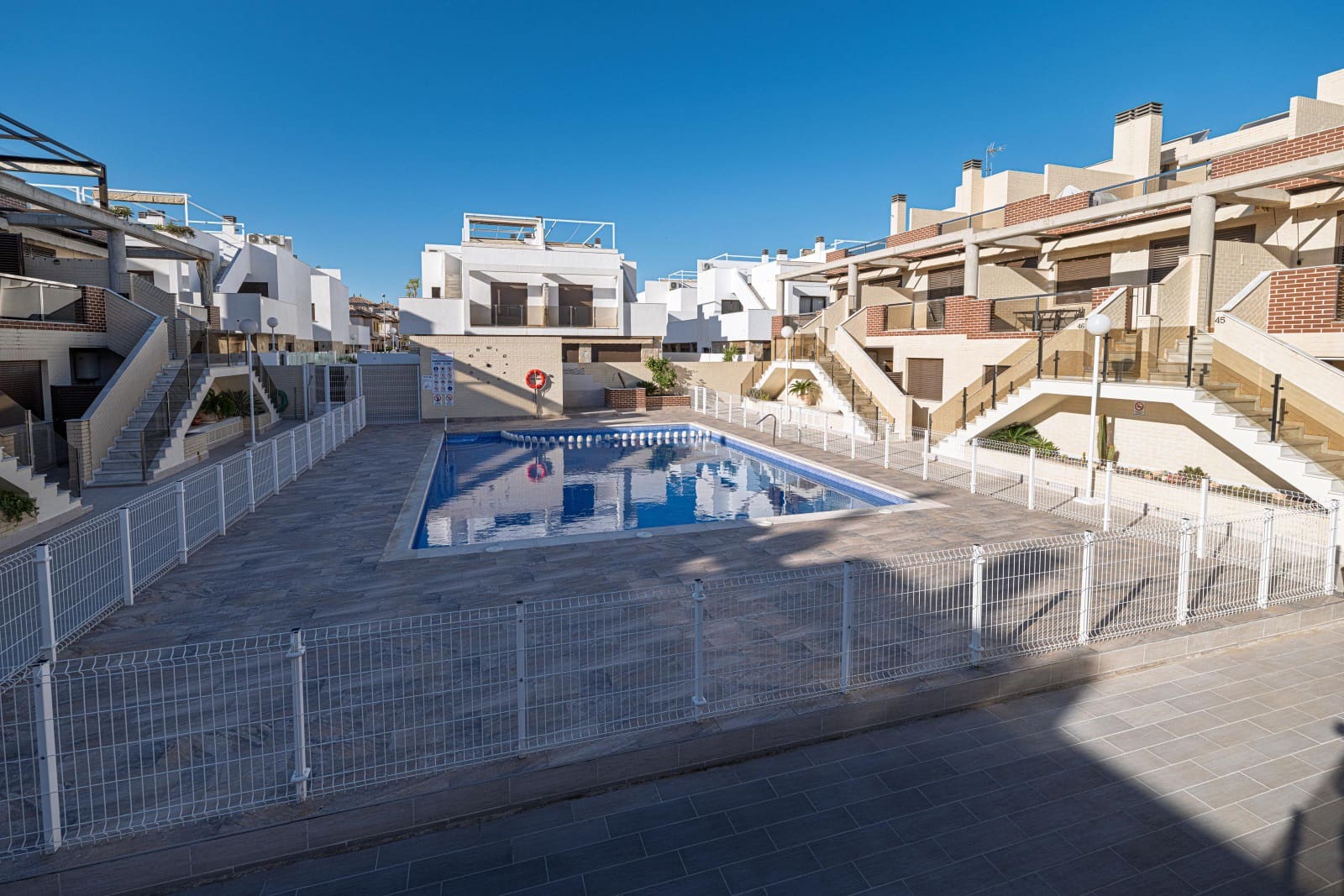 3 soverom Leilighet til salgs i Cabo Roig med svømmebasseng - € 249 900 (Ref: 9446172)