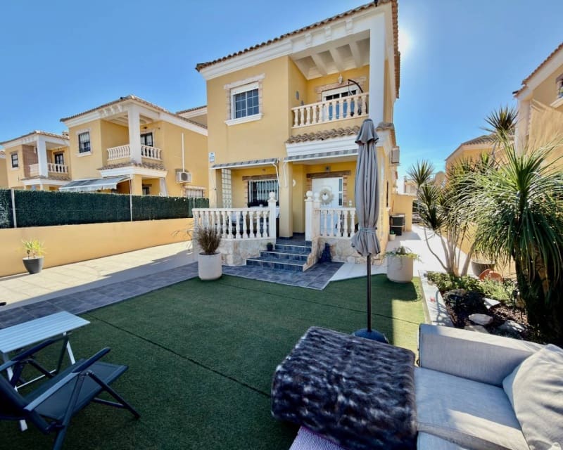 3 slaapkamer Villa te koop in El Raso - € 325.000 (Ref: 9446176)