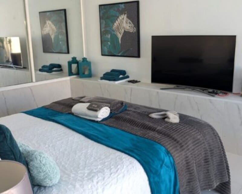 3 quarto Moradia para venda em Villamartin com piscina - 489 900 € (Ref: 9446186)