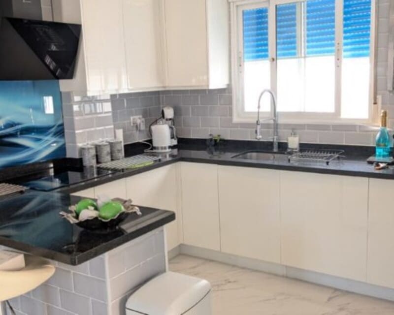 3 quarto Moradia para venda em Villamartin com piscina - 489 900 € (Ref: 9446186)