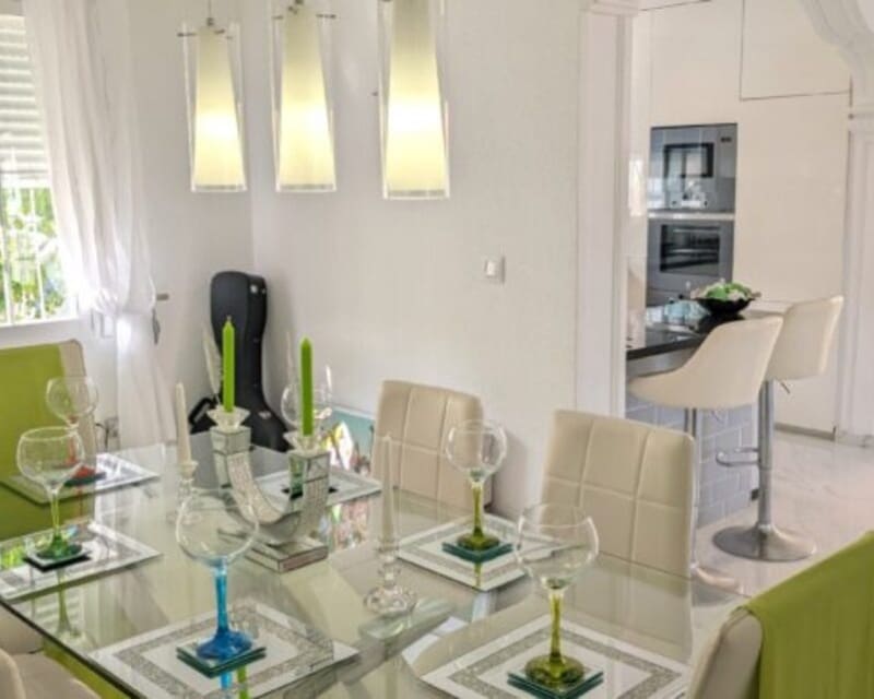 3 quarto Moradia para venda em Villamartin com piscina - 489 900 € (Ref: 9446186)