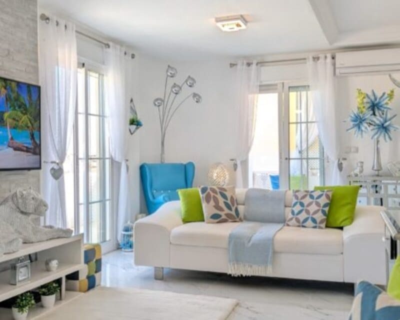 3 quarto Moradia para venda em Villamartin com piscina - 489 900 € (Ref: 9446186)