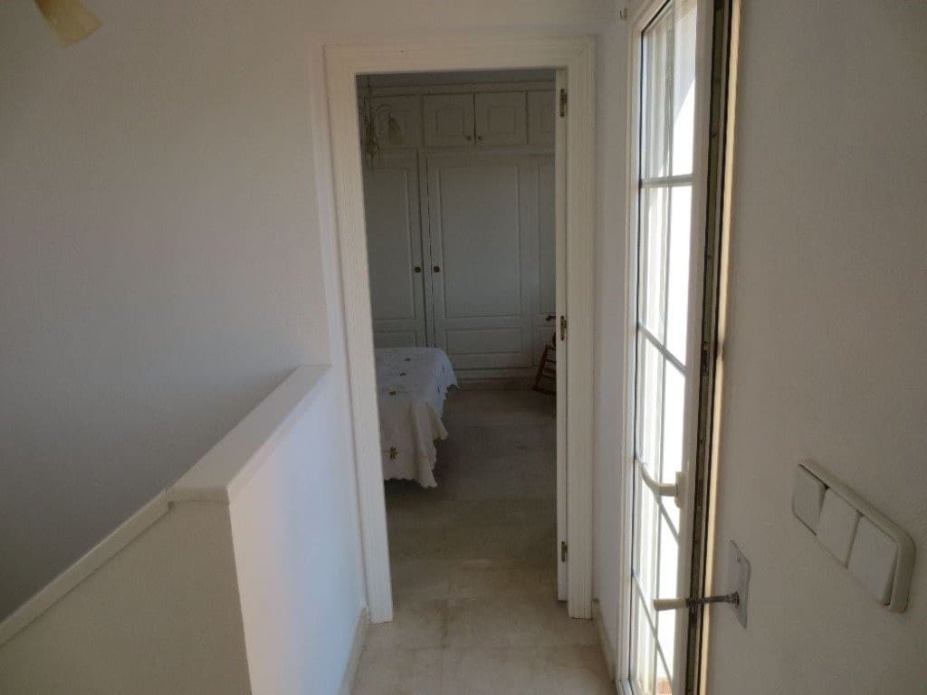 6 chambre Villa/Maison à vendre à Villamartin avec piscine - 510 000 € (Ref: 9448649)