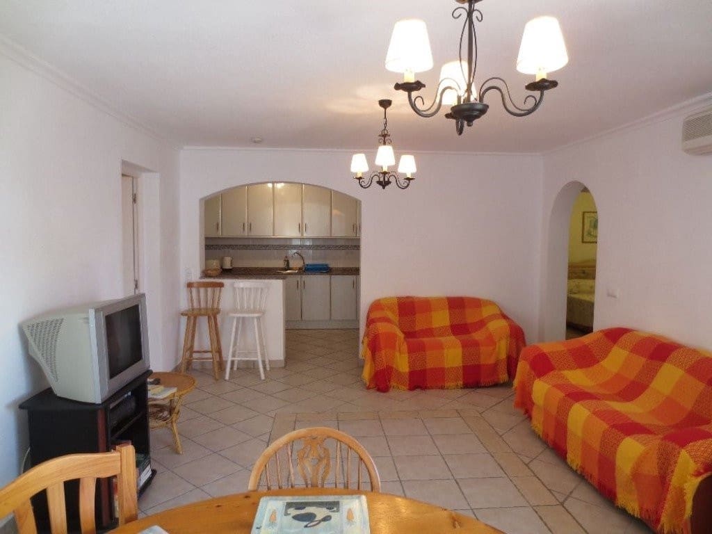 6 chambre Villa/Maison à vendre à Villamartin avec piscine - 510 000 € (Ref: 9448649)