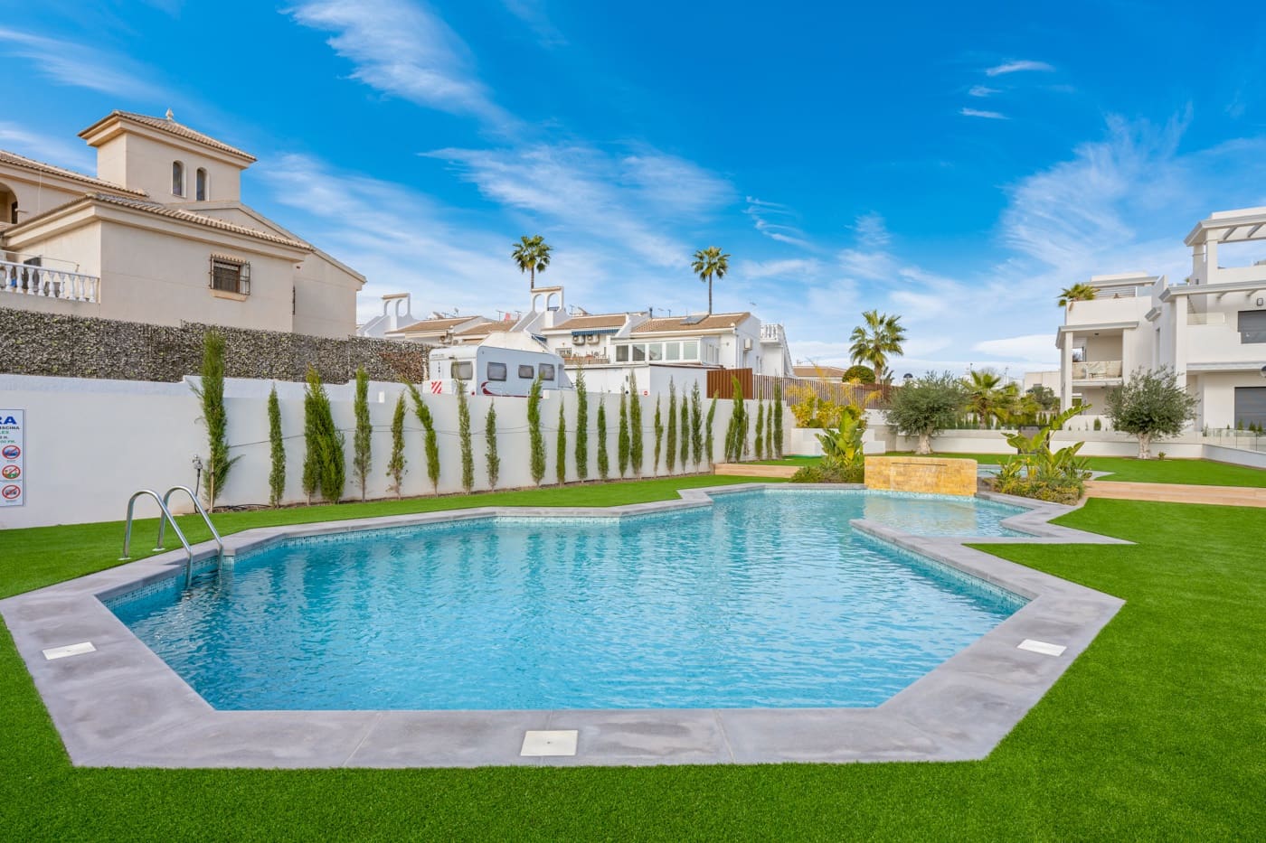 2 sovrum Lägenhet till salu i Ciudad Quesada med pool - 389 000 € (Ref: 9450201)