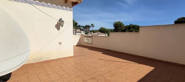 3 soveværelse Villa til salg i Villamartin, Orihuela med swimmingpool - € 465.000 (Ref: 9461943)