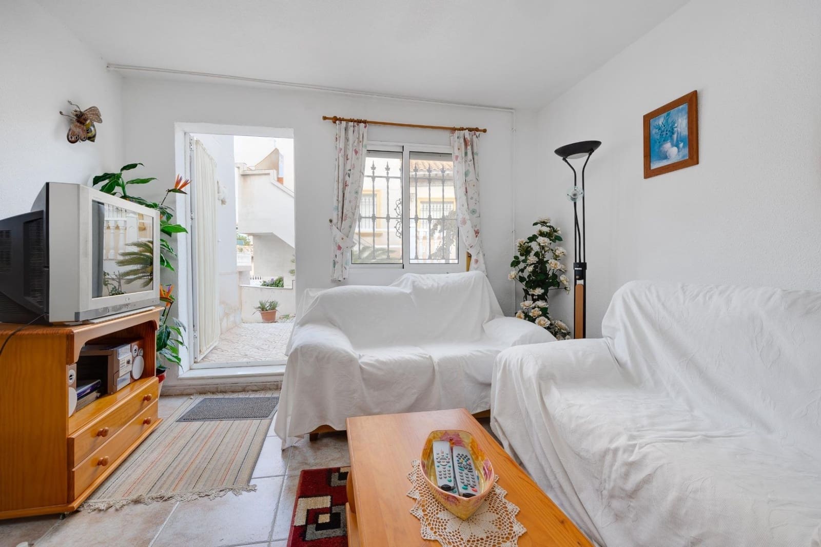 Chalet de 4 habitaciones en Playa Flamenca en venta con piscina - 315.000 € (Ref: 9461944)