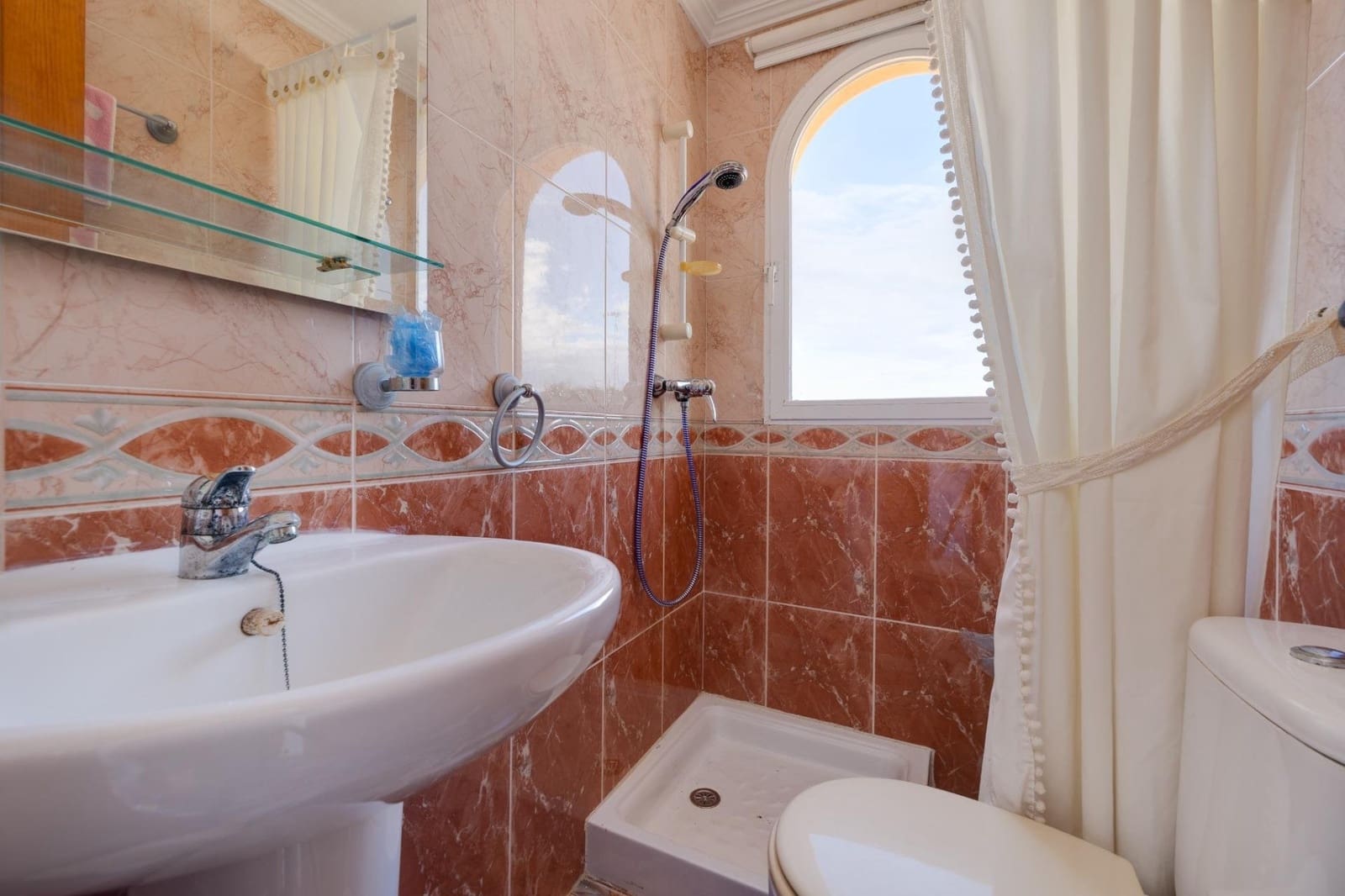 Chalet de 4 habitaciones en Playa Flamenca en venta con piscina - 315.000 € (Ref: 9461944)