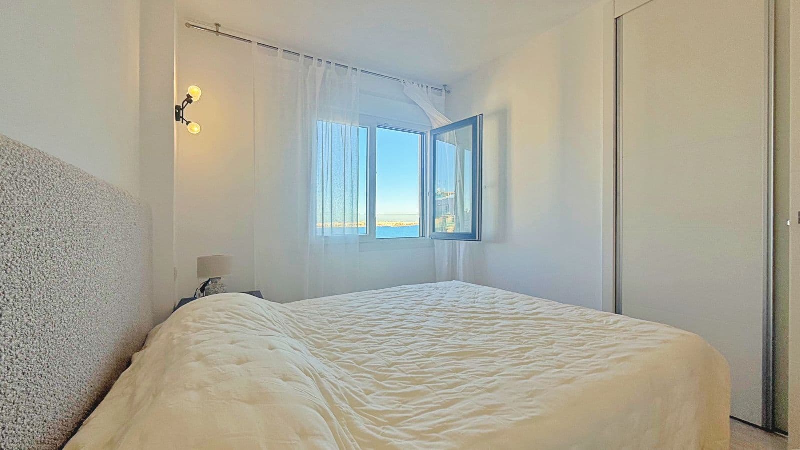 3 sovrum Lägenhet till salu i Punta Prima med pool - 765 000 € (Ref: 9461945)