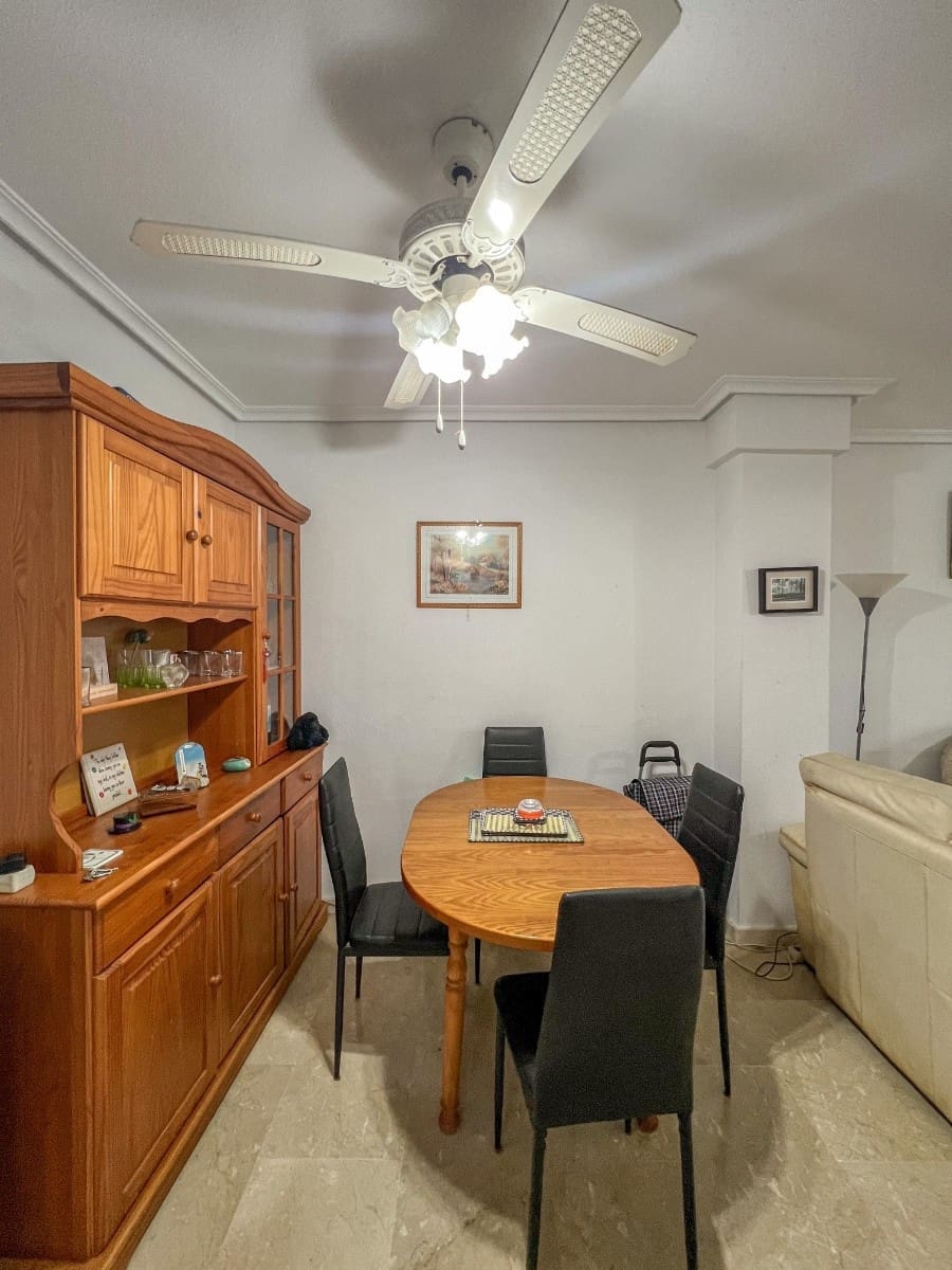 2 sovrum Lägenhet till salu i Playa Flamenca med pool - 165 000 € (Ref: 9465453)