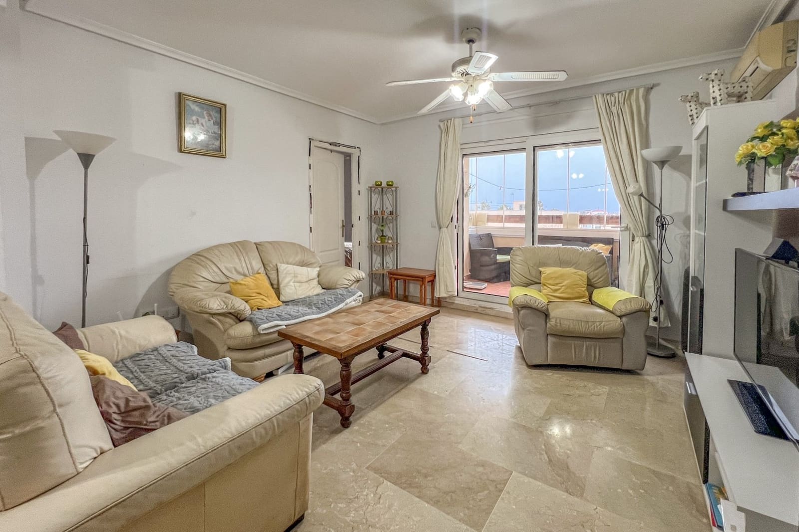 2 sovrum Lägenhet till salu i Playa Flamenca med pool - 165 000 € (Ref: 9465453)