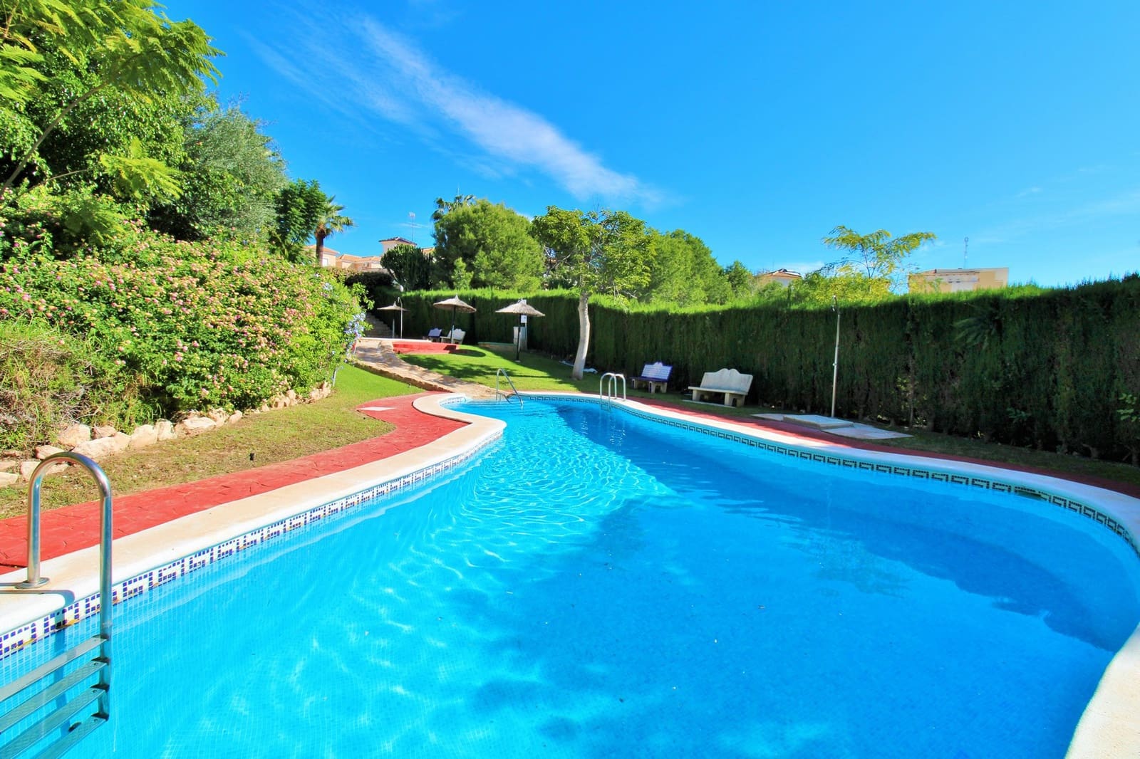 2 sovrum Lägenhet till salu i Playa Flamenca med pool - 199 000 € (Ref: 9465467)