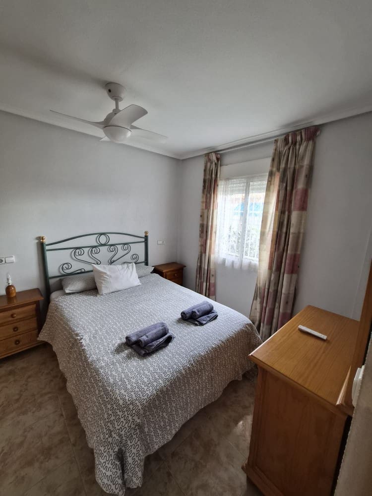 5 slaapkamer Villa te koop in Playa Flamenca met zwembad - € 278.000 (Ref: 9465470)