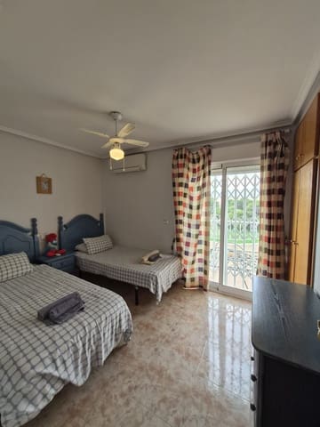 5 slaapkamer Villa te koop in Playa Flamenca, Orihuela met zwembad - € 278.000 (Ref: 9465470)