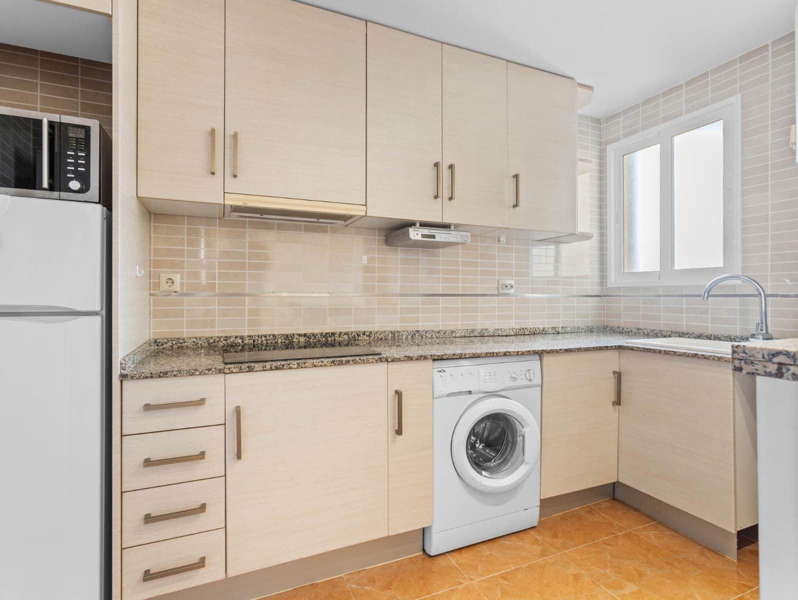 2 Zimmer Apartment zu verkaufen in Torrevieja mit Pool - 145.000 € (Ref: 9465471)