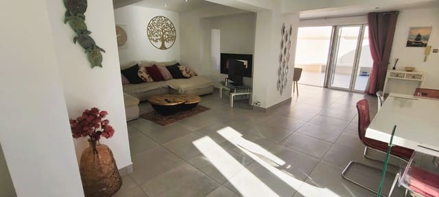 Chalet de 4 habitaciones en Los Balcones en venta con piscina - 535.000 € (Ref: 9465472)