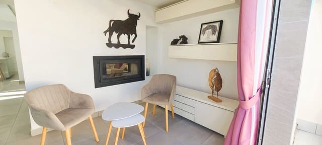 Chalet de 4 habitaciones en Los Balcones en venta con piscina - 535.000 € (Ref: 9465472)