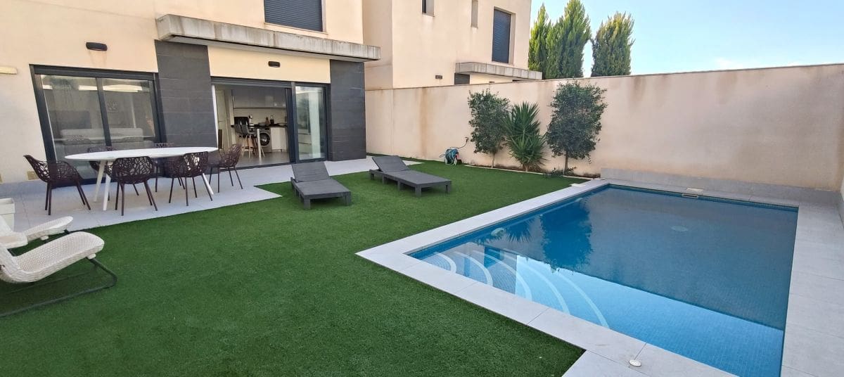 3 slaapkamer Villa te koop in Los Alcazares met zwembad - € 385.000 (Ref: 9465476)