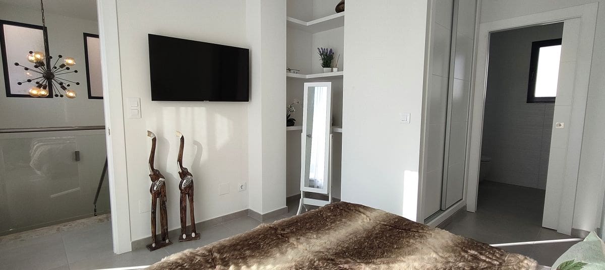 3 slaapkamer Villa te koop in Los Alcazares met zwembad - € 385.000 (Ref: 9465476)