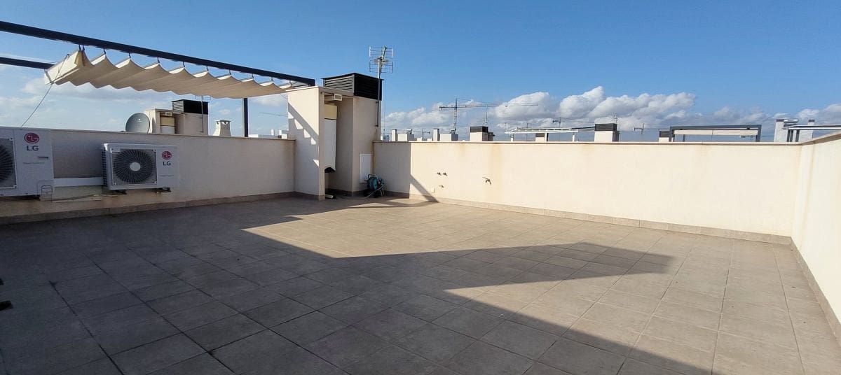 3 slaapkamer Villa te koop in Los Alcazares met zwembad - € 385.000 (Ref: 9465476)
