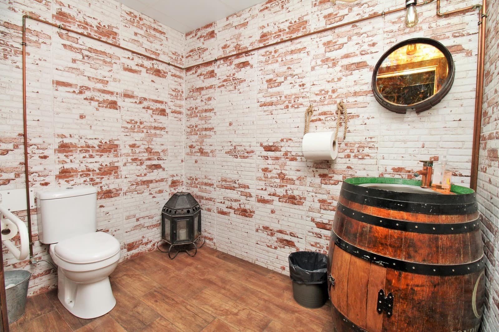 Commercial for sale in Villamartin with pool - € 299,000 (Ref: 9470240)