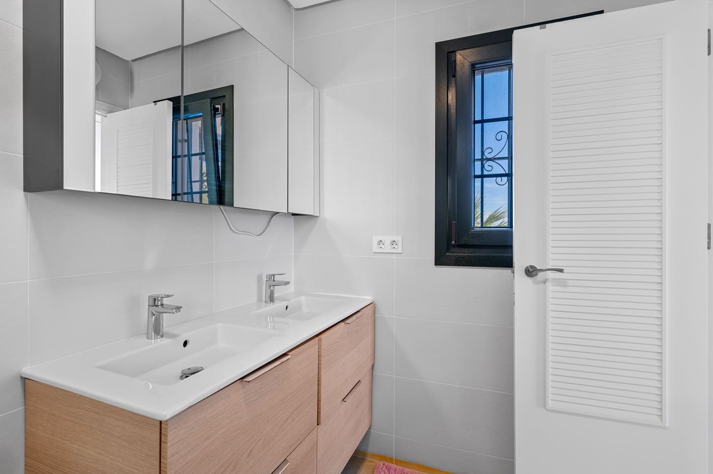 3 makuuhuone Huvila myytävänä paikassa Villamartin mukana uima-altaan - 475 000 € (Ref: 9470245)