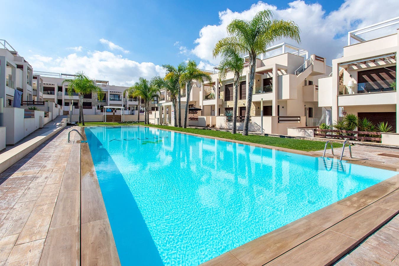 Apartamento de 2 habitaciones en Los Balcones en venta con piscina - 275.000 € (Ref: 9470250)