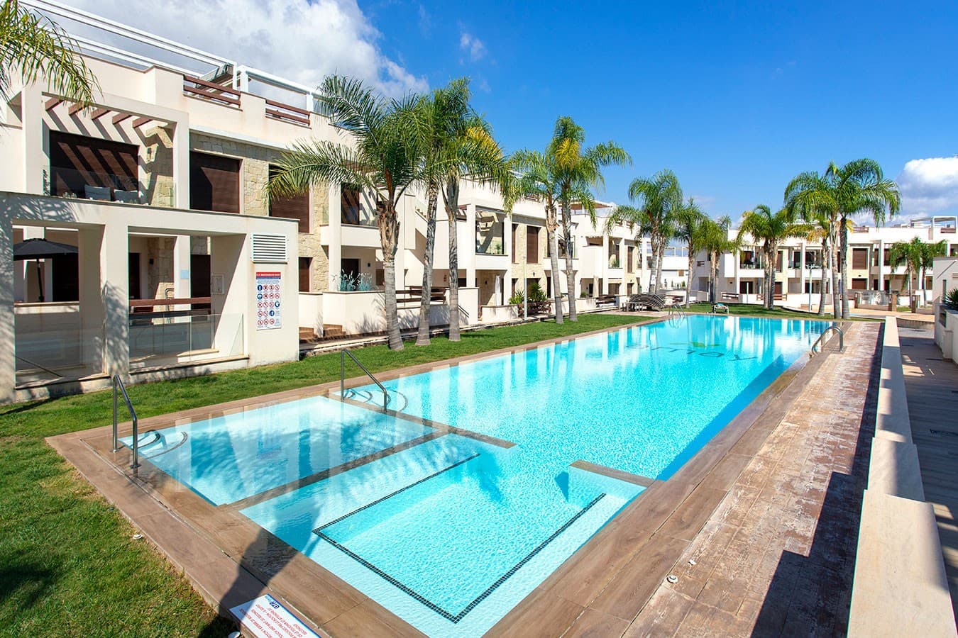 Apartamento de 2 habitaciones en Los Balcones en venta con piscina - 275.000 € (Ref: 9470250)