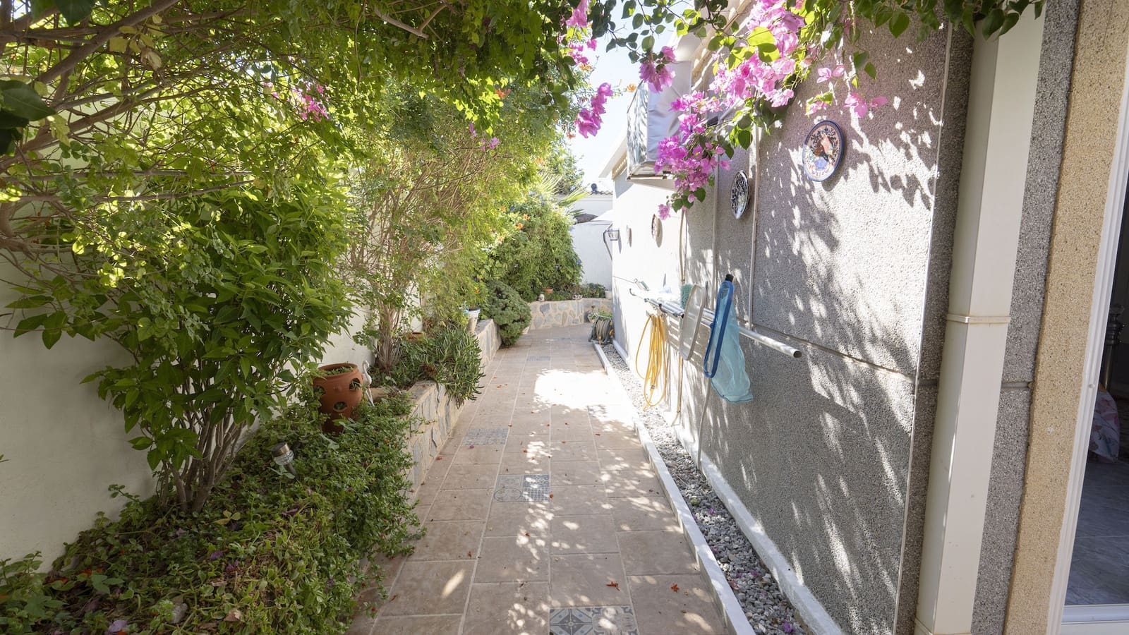 3 bedroom Villa for sale in San Luis with pool - € 335,000 (Ref: 9470252)