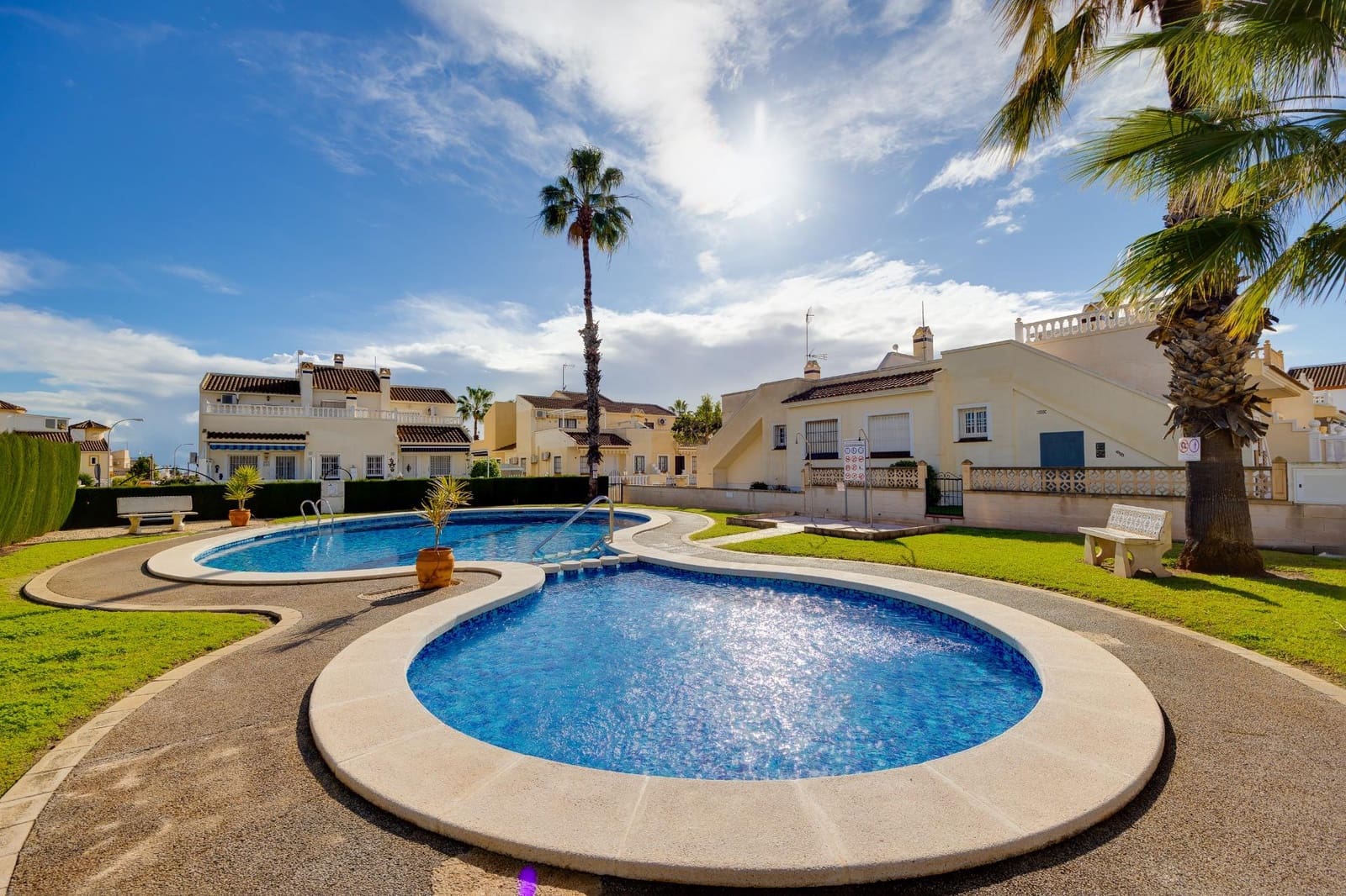 3 sovrum Villa till salu i Playa Flamenca med pool - 239 500 € (Ref: 9470254)