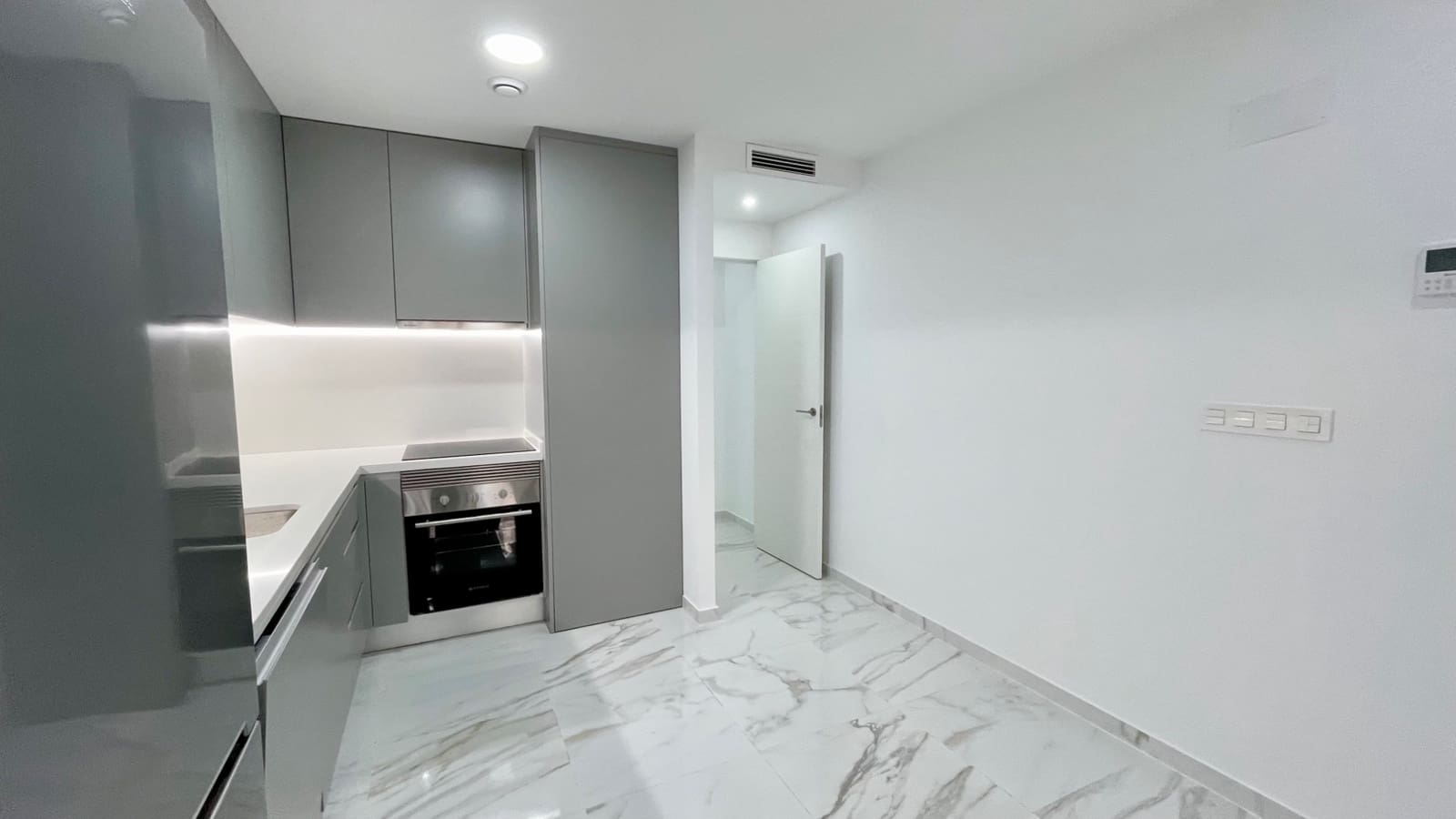 Apartamento de 2 habitaciones en Torrevieja en venta - 239.000 € (Ref: 9470256)