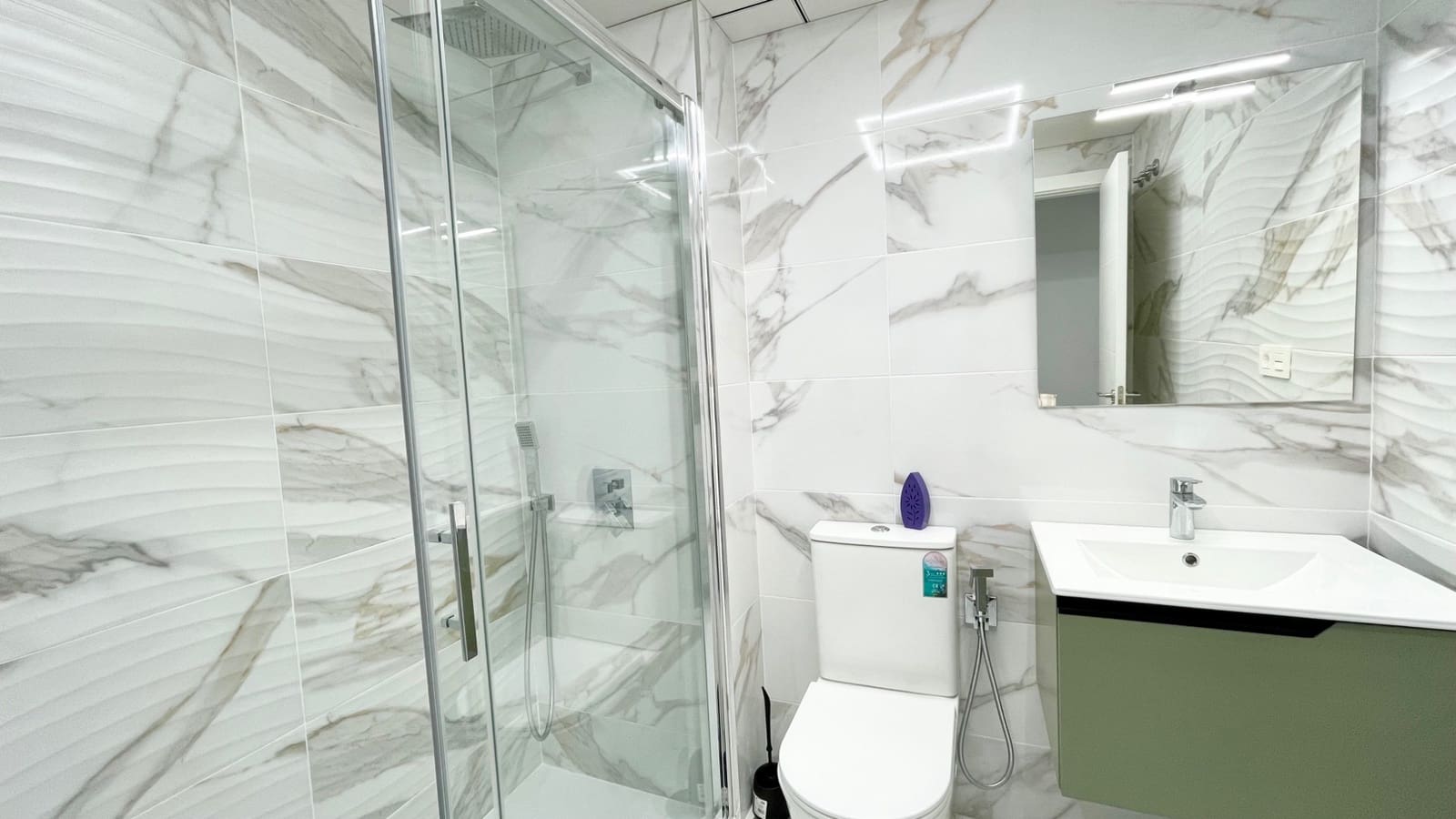 Apartamento de 2 habitaciones en Torrevieja en venta - 239.000 € (Ref: 9470256)