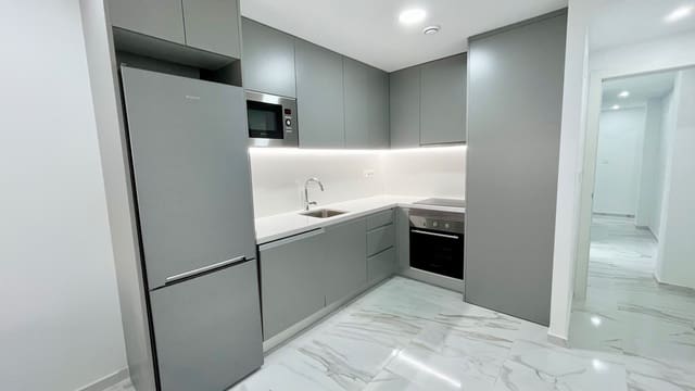 Apartamento de 2 habitaciones en Las Piscinas Naturales, Torrevieja en venta - 239.000 € (Ref: 9470256)