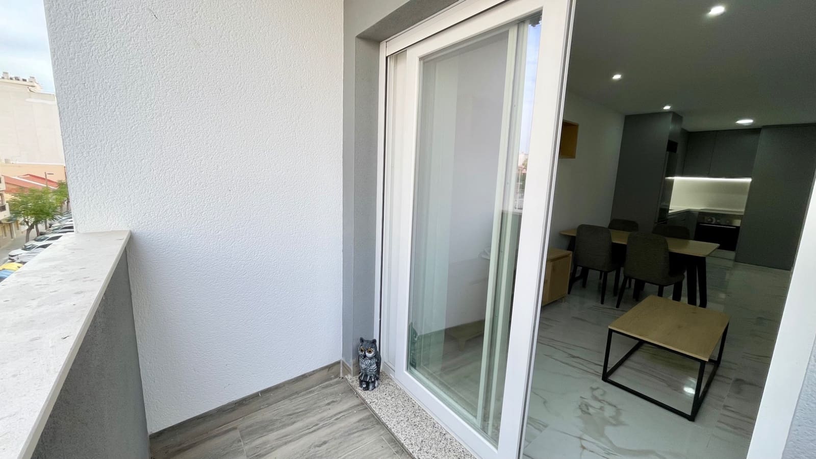 Apartamento de 2 habitaciones en Torrevieja en venta - 239.000 € (Ref: 9470256)