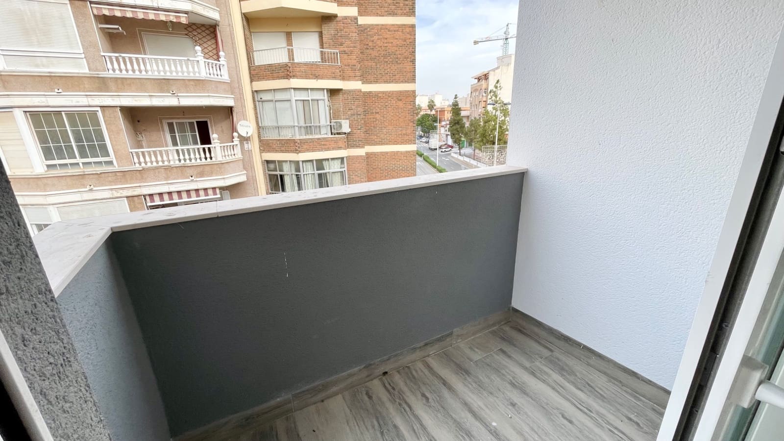 Apartamento de 2 habitaciones en Torrevieja en venta - 239.000 € (Ref: 9470256)