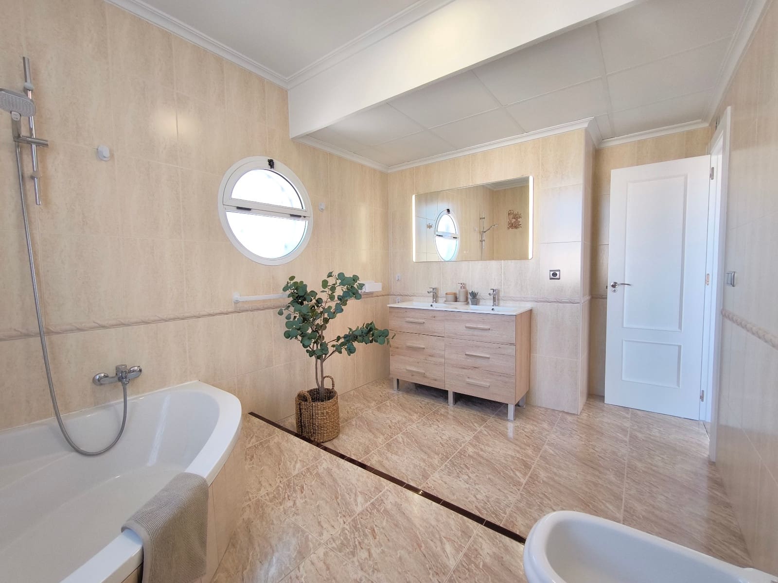 3 chambre Villa/Maison à vendre à Villamartin avec piscine - 399 900 € (Ref: 9472788)