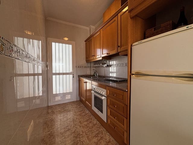 2 slaapkamer Appartement te koop in Punta Prima, Orihuela met zwembad - € 169.950 (Ref: 9475995)