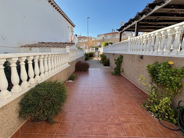 2 slaapkamer Appartement te koop in Punta Prima, Orihuela met zwembad - € 169.950 (Ref: 9475995)