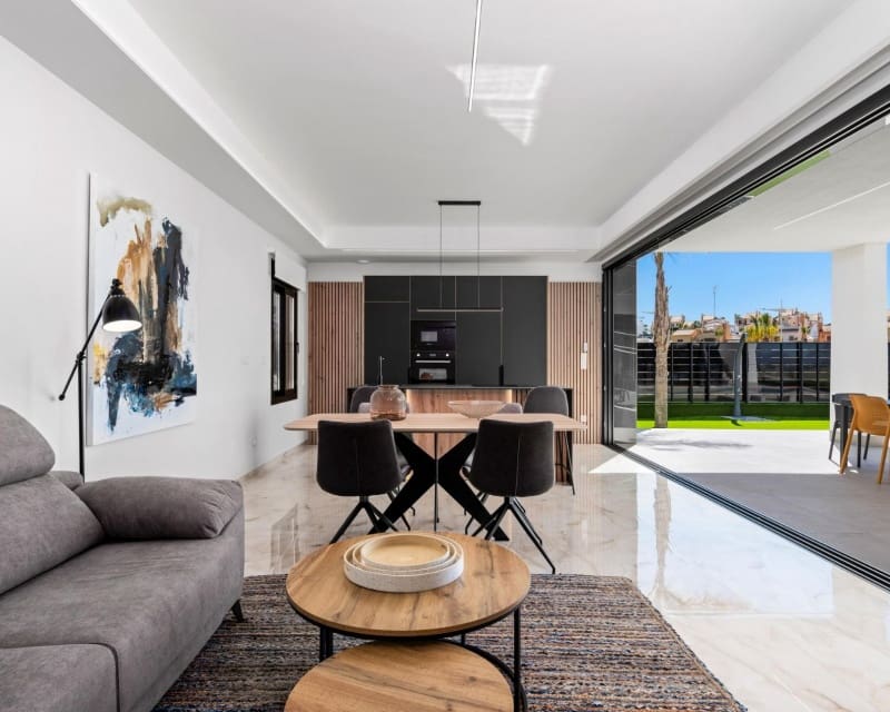 3 bedroom Villa for sale in Algorfa with pool - € 670,000 (Ref: 9478531)