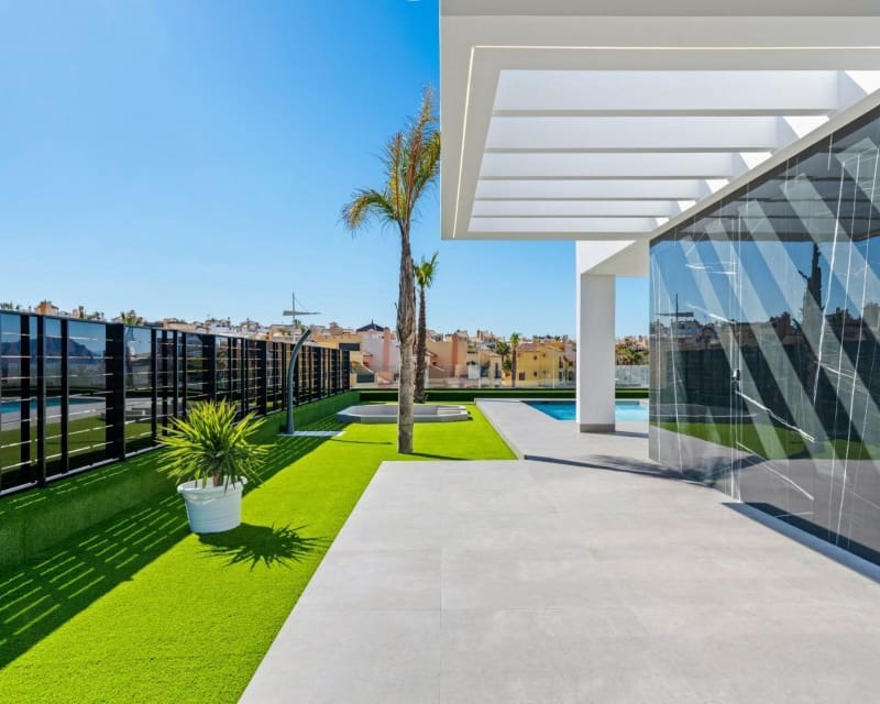 3 bedroom Villa for sale in Algorfa with pool - € 670,000 (Ref: 9478531)