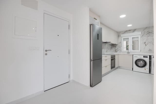 3 makuuhuone Huoneisto myytävänä paikassa Playa de los Náufragos, Torrevieja mukana uima-altaan - 269 000 € (Ref: 9481029)