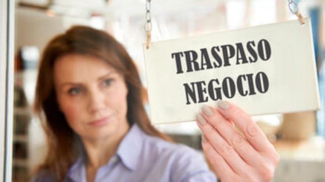 Commercieel te koop in Campoamor, Orihuela met zwembad - € 80.000 (Ref: 9481062)