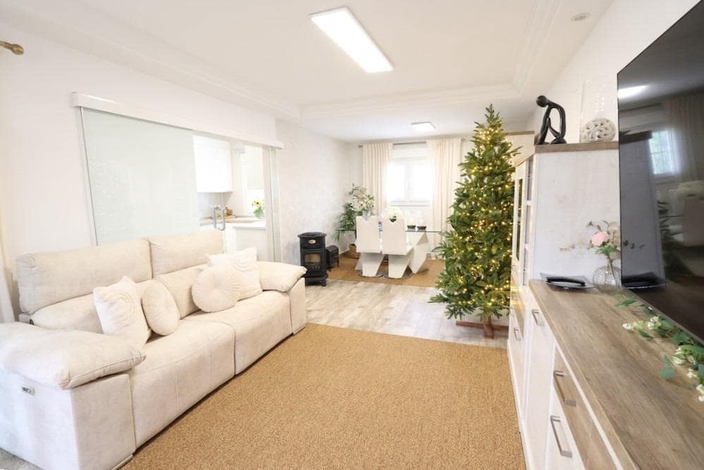 4 slaapkamer Villa te koop in Filipinas met zwembad - € 435.000 (Ref: 9481086)