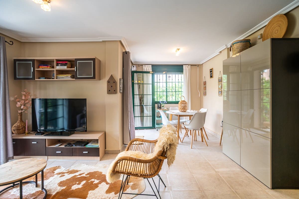 3 bedroom Townhouse for sale in Los Balcones with pool - € 285,000 (Ref: 9485405)