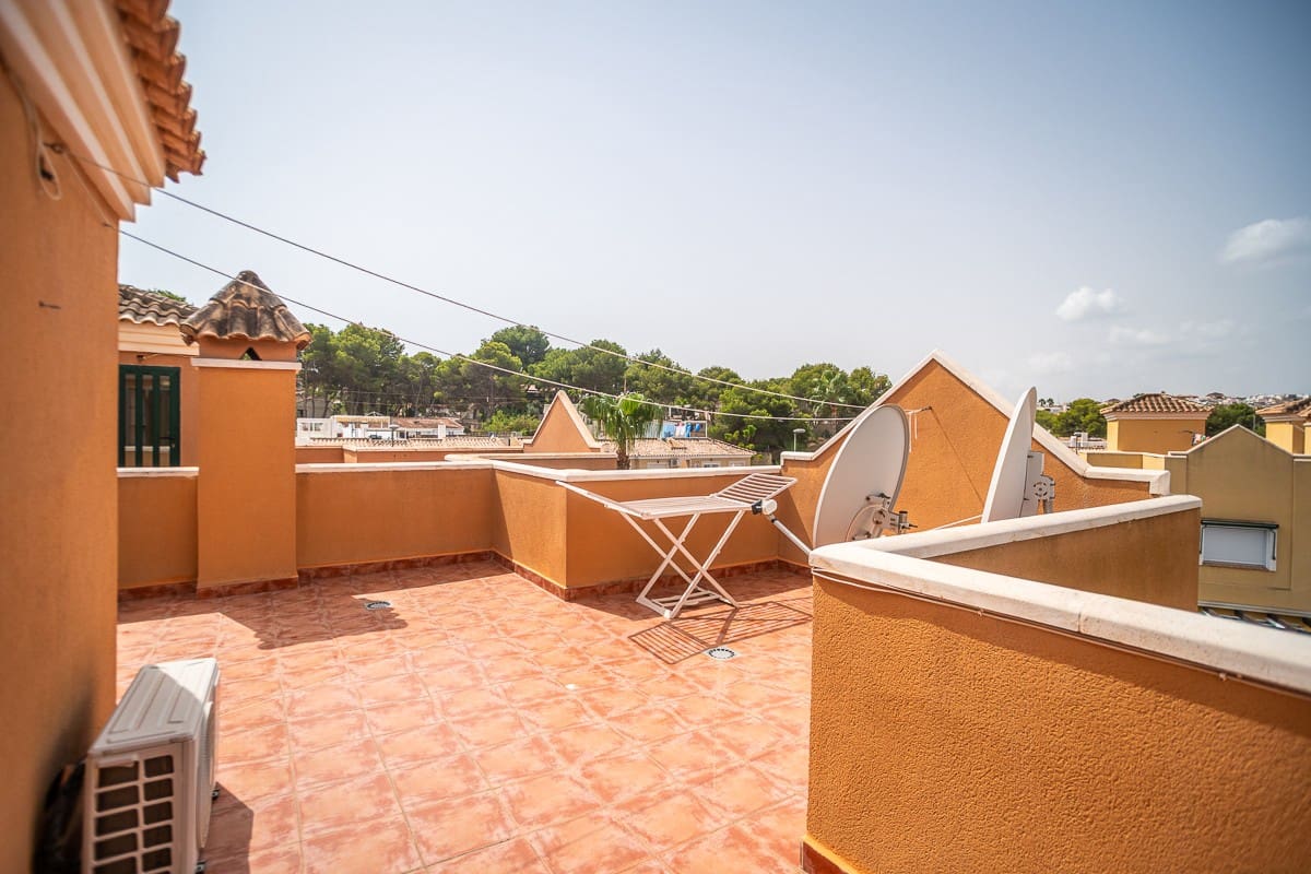 3 bedroom Townhouse for sale in Los Balcones with pool - € 285,000 (Ref: 9485405)