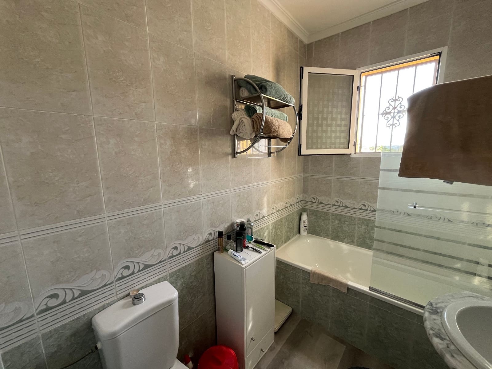 3 bedroom Villa for sale in Los Montesinos with pool - € 180,000 (Ref: 9486699)