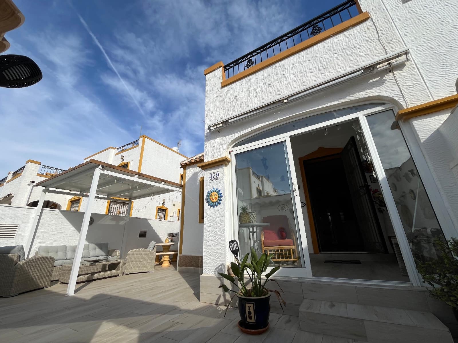 3 bedroom Villa for sale in Los Montesinos with pool - € 180,000 (Ref: 9486699)