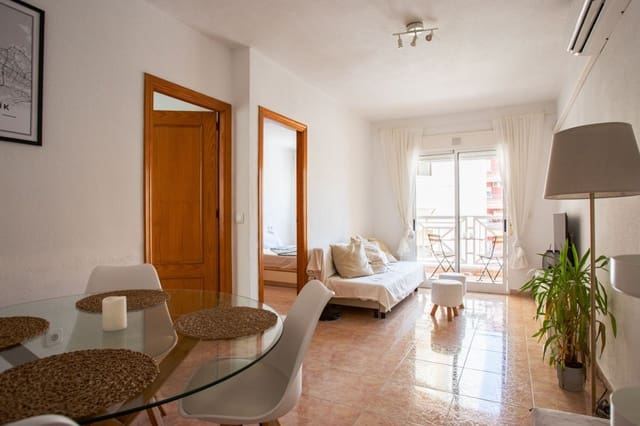 2 soveværelse Lejlighed til salg i Centro - Muelle Pesquero, Torrevieja med swimmingpool - € 124.000 (Ref: 9491271)